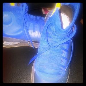 Men's Steph Curry 4  basketball shoe